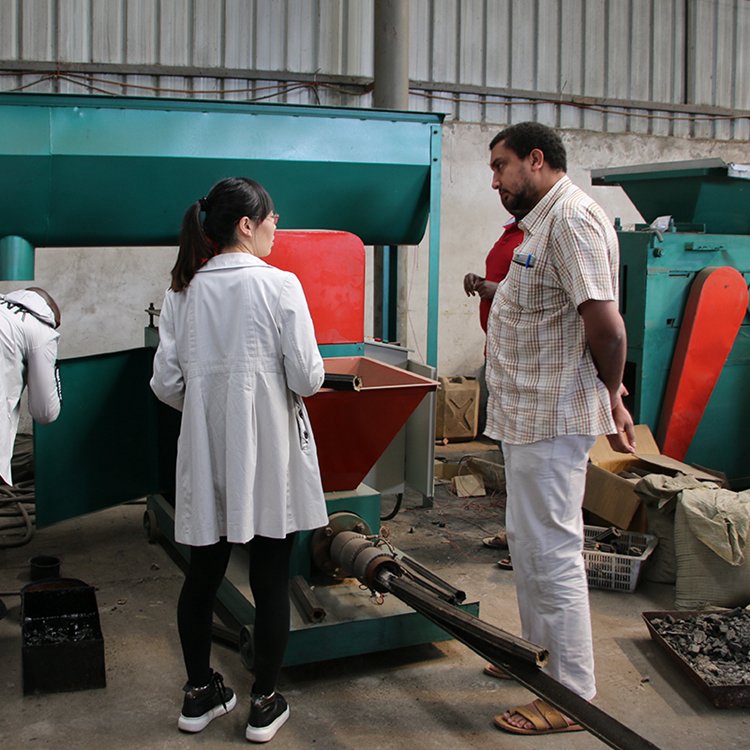 木炭機(jī)廠家告訴你原木炭和機(jī)制炭的不同在哪里？